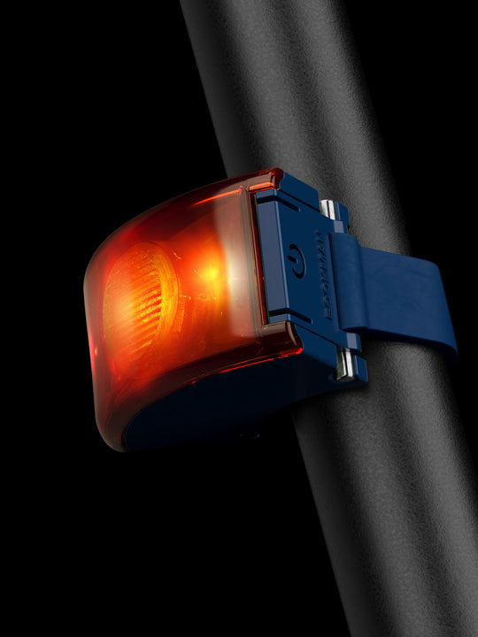 Lampka rowerowa BOOKMAN Curve Rear Light 37lm niebieski
Lampka rowerowa BOOKMAN Curve Rear Light 37lm niebieski