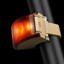 Lampka rowerowa BOOKMAN Curve Rear Light 37lm beżowy
Lampka rowerowa BOOKMAN Curve Rear Light 37lm beżowy