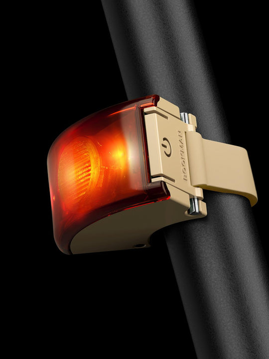 Lampka rowerowa BOOKMAN Curve Rear Light 37lm beżowy
Lampka rowerowa BOOKMAN Curve Rear Light 37lm beżowy