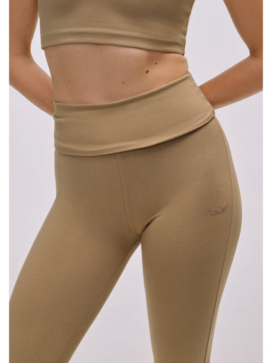 Spodnie damskie CASALL Sublime Folded Flare Pants kolor brązowy
Spodnie damskie CASALL Sublime Folded Flare Pants kolor brązowy