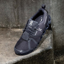 Buty damskie ON RUNNING W CLOUD Waterproof - granatowy
Buty damskie ON RUNNING W CLOUD Waterproof - granatowy