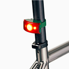 Lampka rowerowa BOOKMAN Curve Rear Light 37lm zielony
Lampka rowerowa BOOKMAN Curve Rear Light 37lm zielony