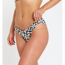 Dół od kostiumu RIP CURL Las Flores Full Pant granatowe
Dół od kostiumu RIP CURL Las Flores Full Pant granatowe