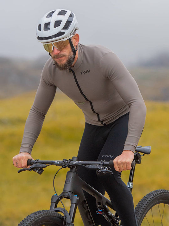 Bluza rowerowa NORTHWAVE Extreme Thermal Jrs beżowy
Bluza rowerowa NORTHWAVE Extreme Thermal Jrs beżowy