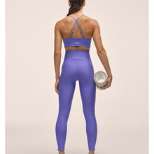 Legginsy damskie CASALL Twist Cut Out High Waist Tights kolor fioletowy
Legginsy damskie CASALL Twist Cut Out High Waist Tights kolor fioletowy