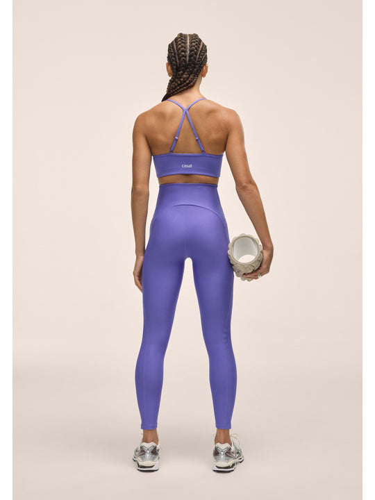 Legginsy damskie CASALL Twist Cut Out High Waist Tights kolor fioletowy
Legginsy damskie CASALL Twist Cut Out High Waist Tights kolor fioletowy