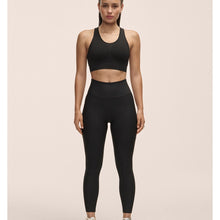 Legginsy treningowe damskie CASALL Pure Pocket High Waist Tights kolor czarny
Legginsy treningowe damskie CASALL Pure Pocket High Waist Tights kolor czarny