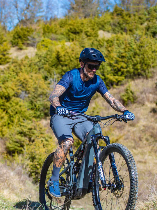 Spodenki rowerowe NORTHWAVE Escape Baggy niebieski - Adventure Sports
Spodenki rowerowe NORTHWAVE Escape Baggy niebieski - Adventure Sports