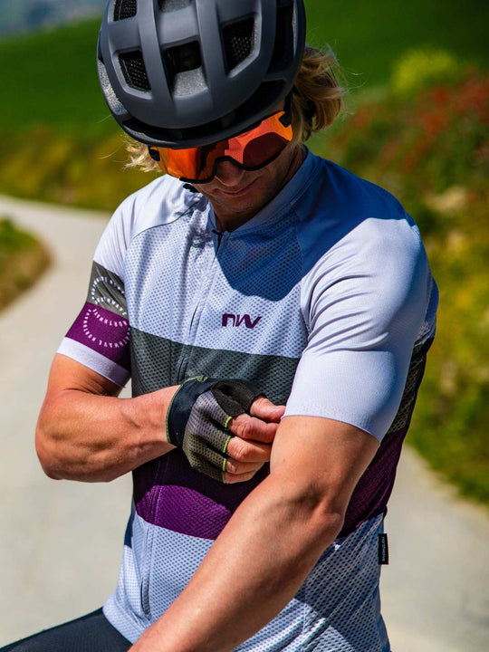 Koszulka rowerowa NORTHWAVE Blade Air Jersey - jasny szary/fioletowy - Adventure Sports
Koszulka rowerowa NORTHWAVE Blade Air Jersey - jasny szary/fioletowy - Adventure Sports