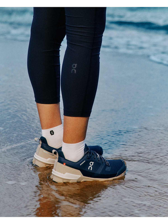 Buty trailowe damskie On W Cloudwander Waterproof granatowo/beżowe
Buty trailowe damskie On W Cloudwander Waterproof granatowo/beżowe