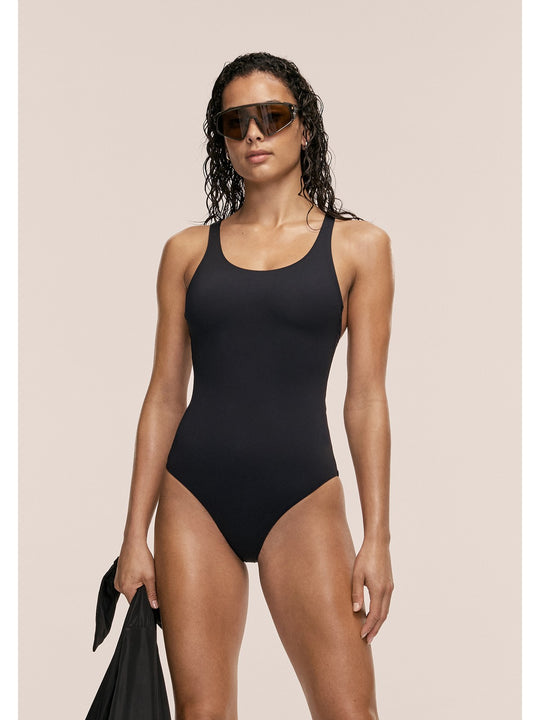 Kostium kąpielowy CASALL Deep Racerback Swimsuit kolor czarny
Kostium kąpielowy CASALL Deep Racerback Swimsuit kolor czarny