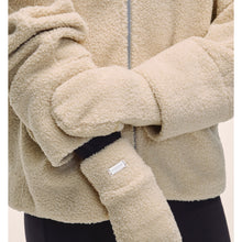 Kurtka damska CASALL Sherpa Short Zip Jacket kolor beżowy
Kurtka damska CASALL Sherpa Short Zip Jacket kolor beżowy