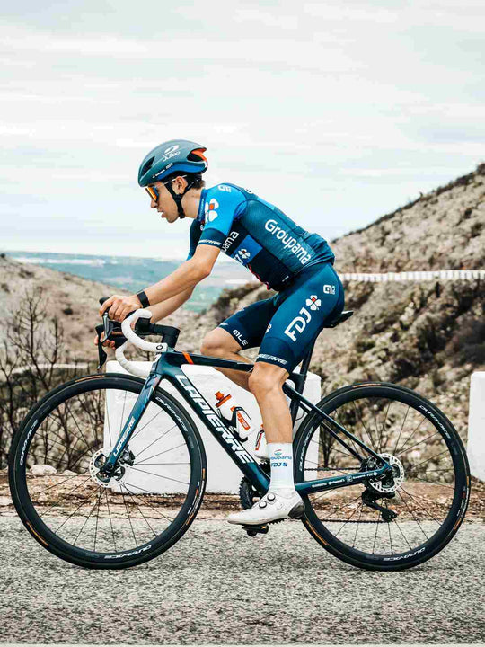 Kask rowerowy JULBO Sprint Groupama-FDJ - niebieski - Adventure Sports
Kask rowerowy JULBO Sprint Groupama-FDJ - niebieski - Adventure Sports