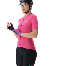 Koszulka rowerowa damska UYN Lightspeed Biking Shirt – Fuxia/Black
Koszulka rowerowa damska UYN Lightspeed Biking Shirt – Fuxia/Black