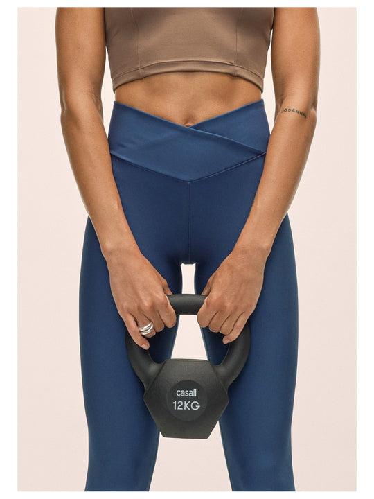 Legginsy damskie CASALL Overlap High Waist Tights kolor niebieski
Legginsy damskie CASALL Overlap High Waist Tights kolor niebieski