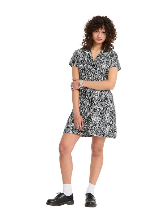 Sukienka VOLCOM Rawly Dress czarny
Sukienka VOLCOM Rawly Dress czarny