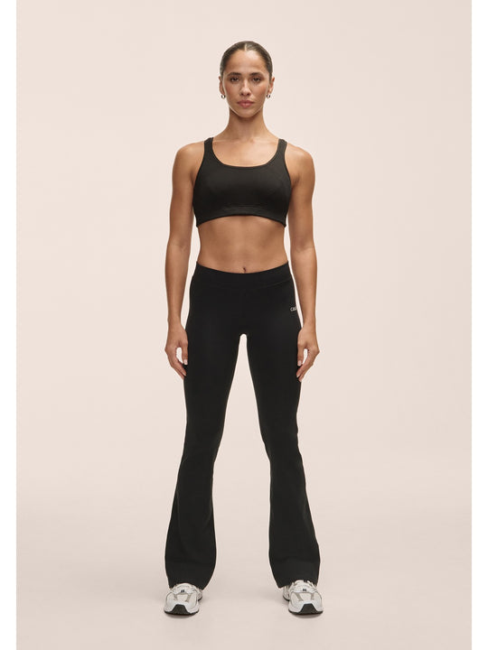 Spodnie damskie CASALL Flare Low Waist Pant kolor czarny
Spodnie damskie CASALL Flare Low Waist Pant kolor czarny