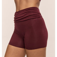 Legginsy treningowe damskie CASALL Sublime Folded Hotpants kolor bordowy
Legginsy treningowe damskie CASALL Sublime Folded Hotpants kolor bordowy