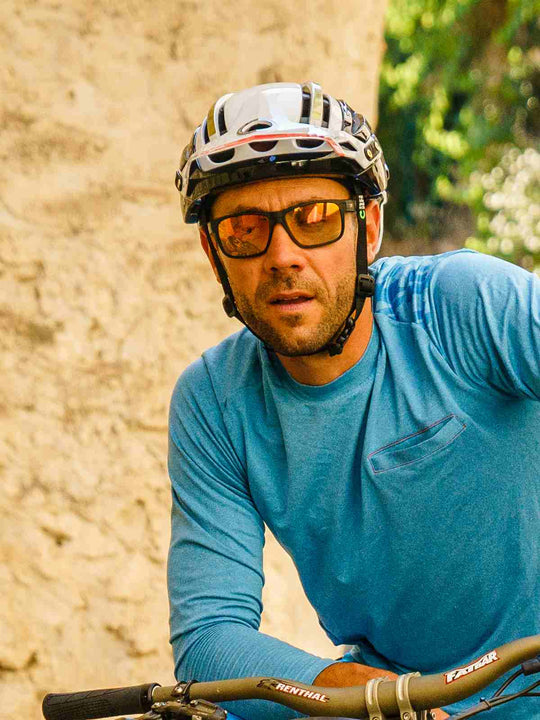 Okulary fotochromowe JULBO RENEGADE - czarny | Reactiv Light Amplifier Cat 1-3 - L - Adventure Sports
Okulary fotochromowe JULBO RENEGADE - czarny | Reactiv Light Amplifier Cat 1-3 - L - Adventure Sports