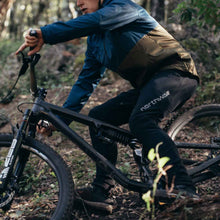 Kurtka rowerowa NORTHWAVE Easy Out Softshell Jacket niebiesko zielony - Adventure Sports
Kurtka rowerowa NORTHWAVE Easy Out Softshell Jacket niebiesko zielony - Adventure Sports