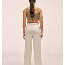 Spodnie damskie CASALL Peachy Straight Leg Jogger kolor biały
Spodnie damskie CASALL Peachy Straight Leg Jogger kolor biały