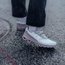 Buty trailowe damskie On Running W Cloudventure Waterproof ice/heron
Buty trailowe damskie On Running W Cloudventure Waterproof ice/heron