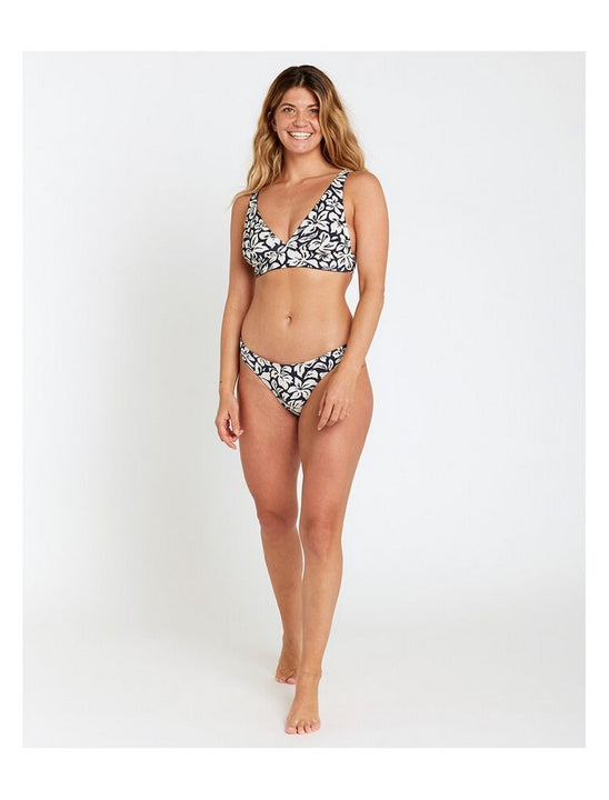 Stanik kąpielowy RIP CURL Las Flores Revo Halter granatowy
Stanik kąpielowy RIP CURL Las Flores Revo Halter granatowy