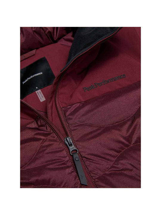 Kurtka narciarska damska PEAK PERFORMANCE Silverchute Helium Down Jacket bordowa
Kurtka narciarska damska PEAK PERFORMANCE Silverchute Helium Down Jacket bordowa