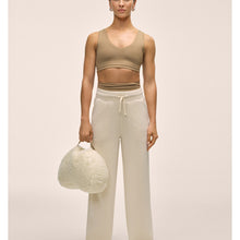 Spodnie damskie CASALL Peachy Straight Leg Jogger kolor biały
Spodnie damskie CASALL Peachy Straight Leg Jogger kolor biały