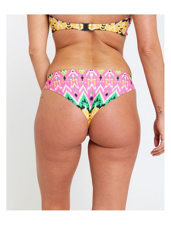 Majtki kąpielowe RIP CURL Ikat Geo Cheeky Pant turkusowe
Majtki kąpielowe RIP CURL Ikat Geo Cheeky Pant turkusowe