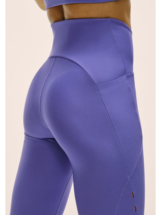 Legginsy damskie CASALL Twist Cut Out High Waist Tights kolor fioletowy
Legginsy damskie CASALL Twist Cut Out High Waist Tights kolor fioletowy