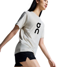 Koszulka bawełniana damska ON RUNNING Graphic-T beżowy
Koszulka bawełniana damska ON RUNNING Graphic-T beżowy