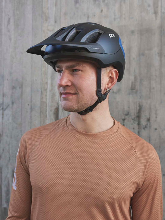 Kask rowerowy POC AXION - czarno niebieski
Kask rowerowy POC AXION - czarno niebieski