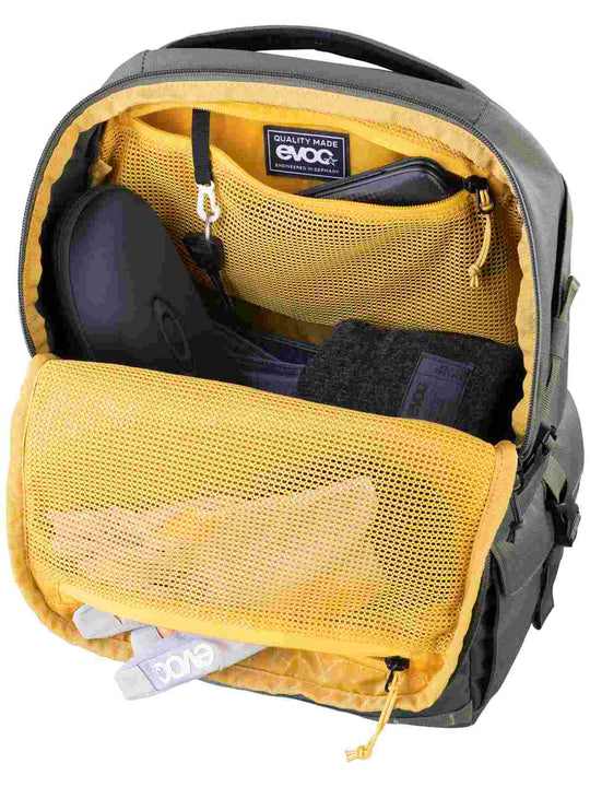 Plecak EVOC Travel Backpack 22 dark olive
Plecak EVOC Travel Backpack 22 dark olive