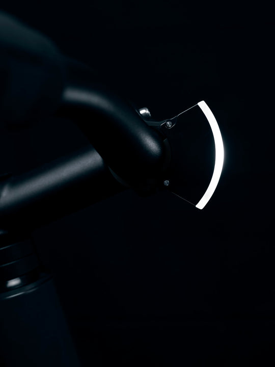 Lampka rowerowa BOOKMAN Curve Front Light 220lm niebieski
Lampka rowerowa BOOKMAN Curve Front Light 220lm niebieski