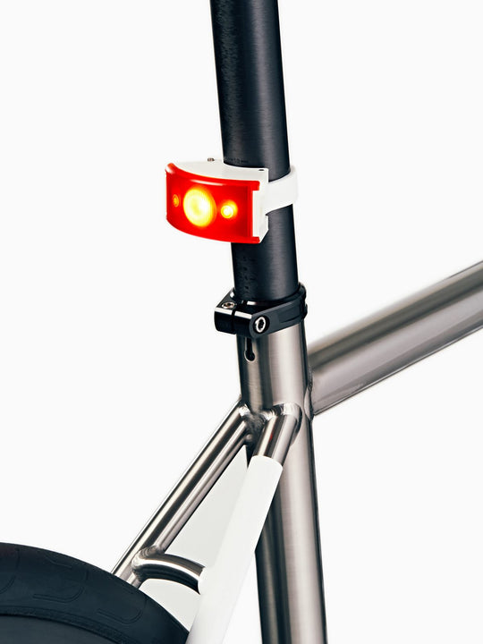 Lampka rowerowa BOOKMAN Curve Rear Light 37lm biały
Lampka rowerowa BOOKMAN Curve Rear Light 37lm biały