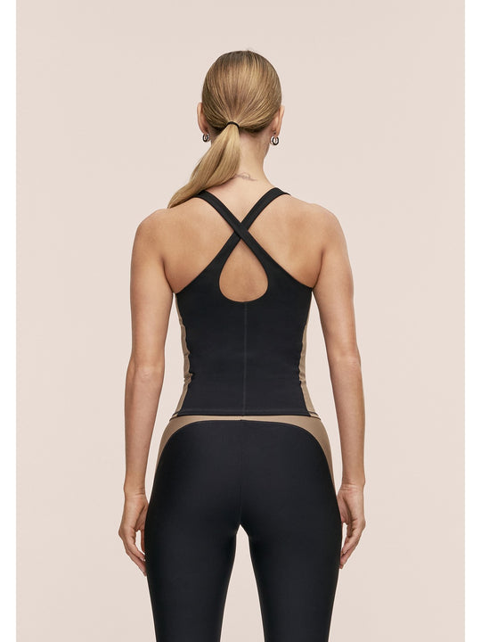 Koszulka damska CASALL Shaped Block Built in Bra Tank kolor czarny
Koszulka damska CASALL Shaped Block Built in Bra Tank kolor czarny