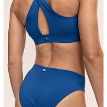 Majtki kąpielowe CASALL High Waist Bikini Brief kolor niebieski
Majtki kąpielowe CASALL High Waist Bikini Brief kolor niebieski