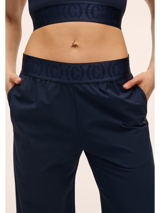 Spodnie damskie CASALL Logo Elastic Barrel Pant niebieskie
Spodnie damskie CASALL Logo Elastic Barrel Pant niebieskie