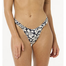 Majtki kąpielowe RIP CURL Las Flores High Leg Skimpy granatowe
Majtki kąpielowe RIP CURL Las Flores High Leg Skimpy granatowe
