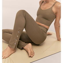 Spodnie damskie CASALL Seamless Rib Slit Pants kolor zielony
Spodnie damskie CASALL Seamless Rib Slit Pants kolor zielony