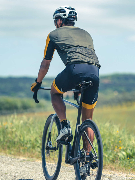 Spodenki rowerowe NORTHWAVE Force Evo Bibshort czarno żółty - Adventure Sports
Spodenki rowerowe NORTHWAVE Force Evo Bibshort czarno żółty - Adventure Sports