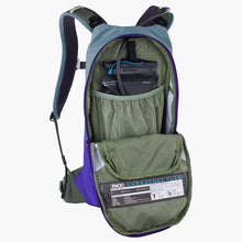 Plecak z bukłakiem EVOC Stage 6 + Hydration Bladder 2 steel violet dark olive
Plecak z bukłakiem EVOC Stage 6 + Hydration Bladder 2 steel violet dark olive