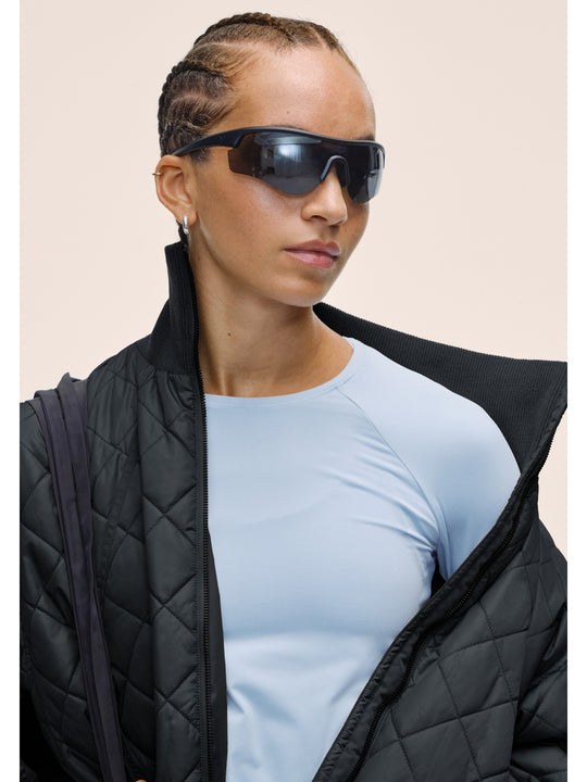 Kurtka damska CASALL Nordic Quilted Jacket kolor czarny
Kurtka damska CASALL Nordic Quilted Jacket kolor czarny