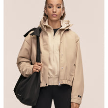 Kurtka damska CASALL Scandi Bomber Rain Jacket kolor beżowy
Kurtka damska CASALL Scandi Bomber Rain Jacket kolor beżowy