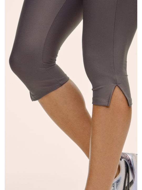 Legginsy treningowe damskie CASALL Capri Slit Regular Waist Tights kolor szary
Legginsy treningowe damskie CASALL Capri Slit Regular Waist Tights kolor szary
