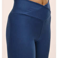 Legginsy damskie CASALL Overlap High Waist Tights kolor niebieski
Legginsy damskie CASALL Overlap High Waist Tights kolor niebieski