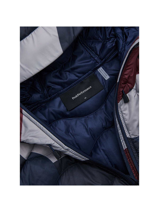 Kurtka męska PEAK PERFORMANCE Helium AOP Down Hood Jacket Multicolor
Kurtka męska PEAK PERFORMANCE Helium AOP Down Hood Jacket Multicolor