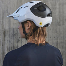 Kask rowerowy POC Axion Race Mips biało czarny - Adventure Sports
Kask rowerowy POC Axion Race Mips biało czarny - Adventure Sports