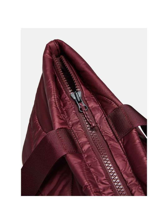 Torba PEAK PERFORMANCE Helium Tote Bag bordowa
Torba PEAK PERFORMANCE Helium Tote Bag bordowa